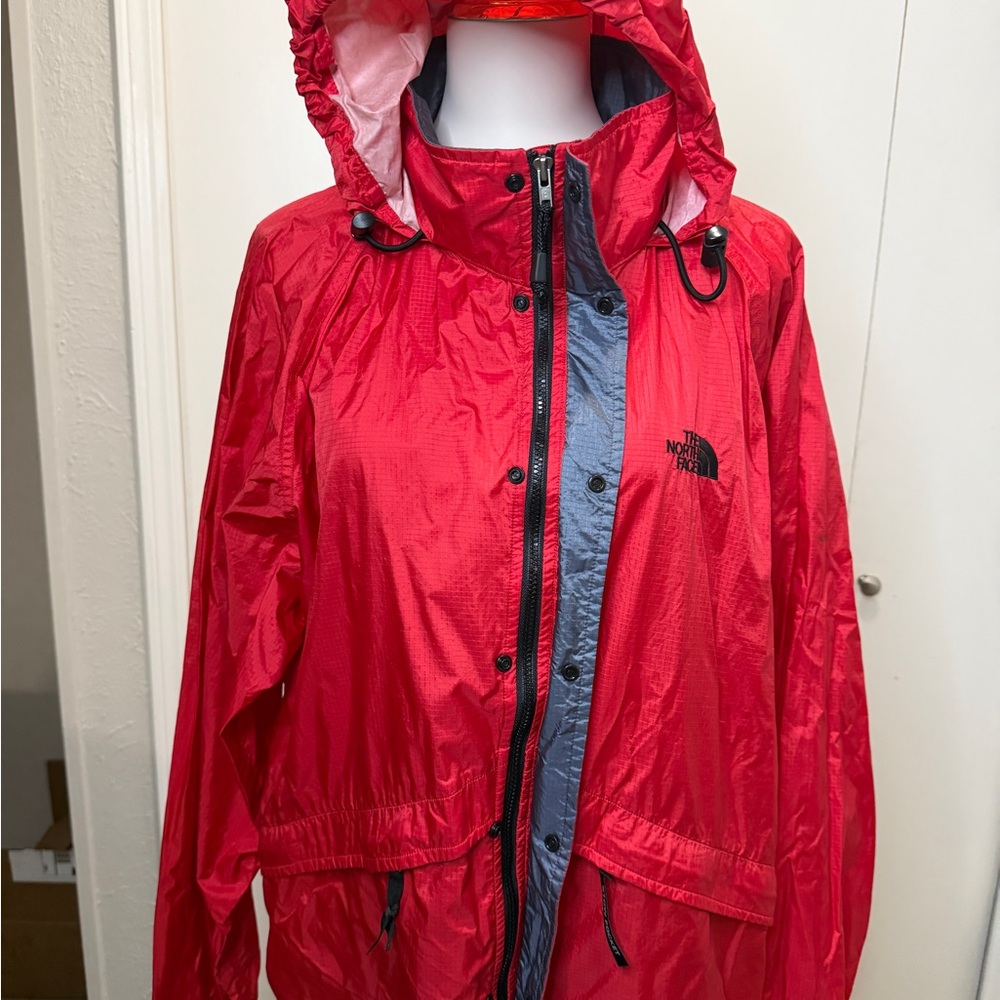 The North Face Men’s Vibrant Red Ski Jacket Waterproof - Picture 10 of 13